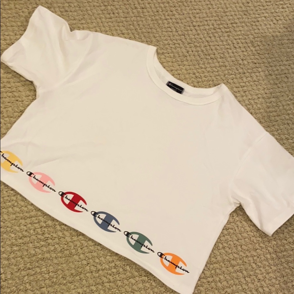 Cropped Champion tee